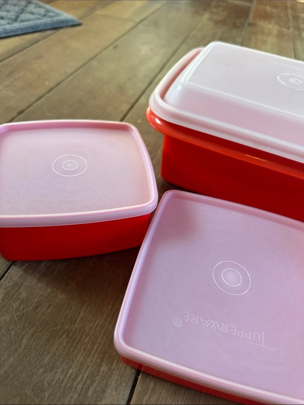 5 Piece Vintage Lunch Box Tupperware Set… Like NEW!